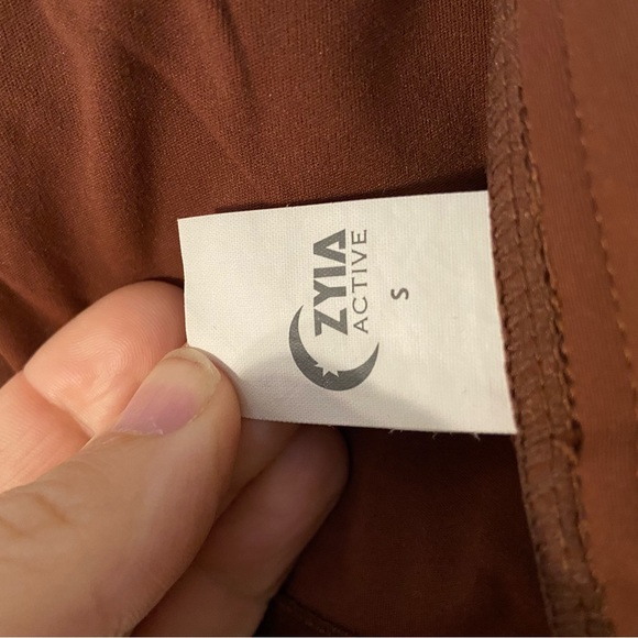 Zyia zip sports bra - Picture 3 of 7